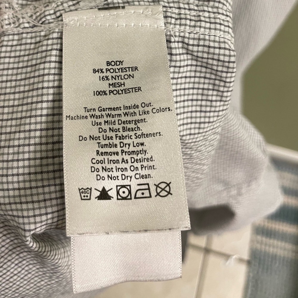 Eddie Bauer Men's Light Gray Button Down Shirt - Picture 4 of 4